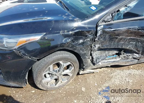 2021 Kia Forte Lxs z USA, uszkodzony, nr VIN 3KPF24ADXME368759